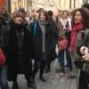Capture d'écran de la vidéo France 3 sur l'incident à Caen pendant le tournage d'un clip pour Miss France 2011