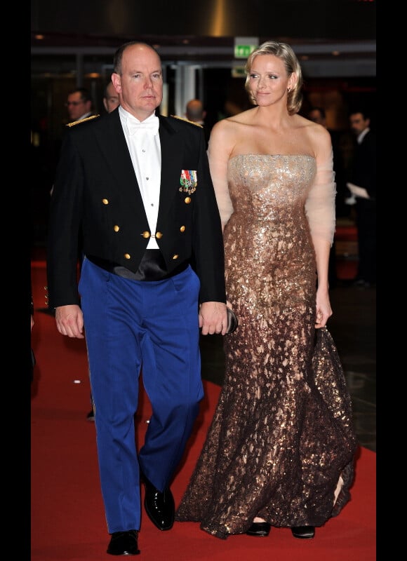 Charlene Wittstock et le prince Albert au dîner de gala organisé dans le cadre de la Fête nationale monégasque. 19/11/2010