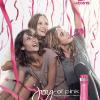 Alexa Chung pour la campagne du nouveau parfum Lacoste, Joy of pink.