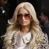 Paris Hilton se la joue très "first lady" avec son manteau léopard.