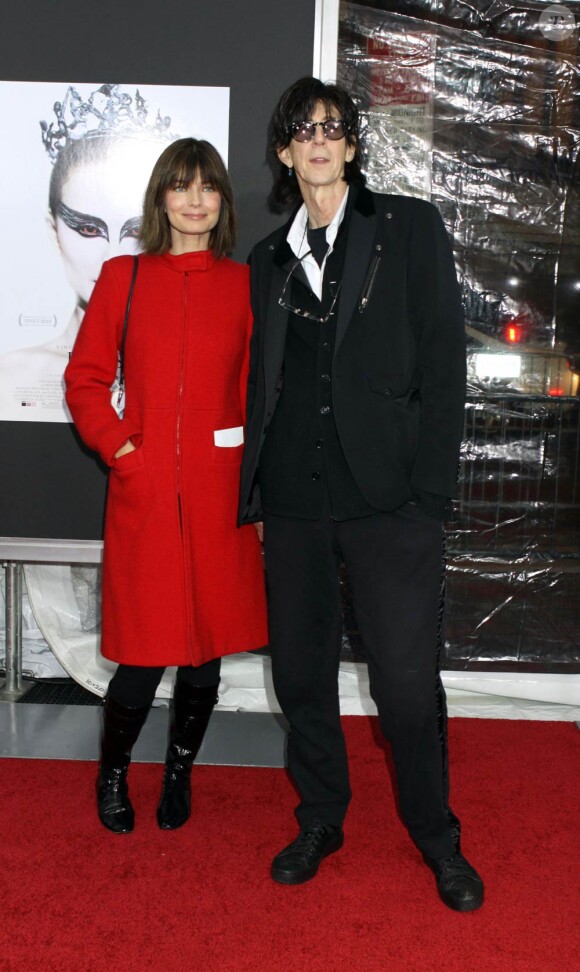 Paulina Porizkova et son mari Ric Ocasek lors de l'avant-première de Black Swan, à New York, le 30 novembre 2010.