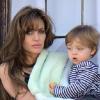 Angelina Jolie et son fils Knox en mars 2010 en Italie