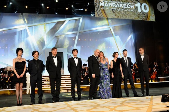 La 10e édition du Festival International du Film de Marrakech (FIFM) s'est ouverte avec magnificence vendredi 3 décembre 2010. Photo : Le jury et son président, John Malkovich.