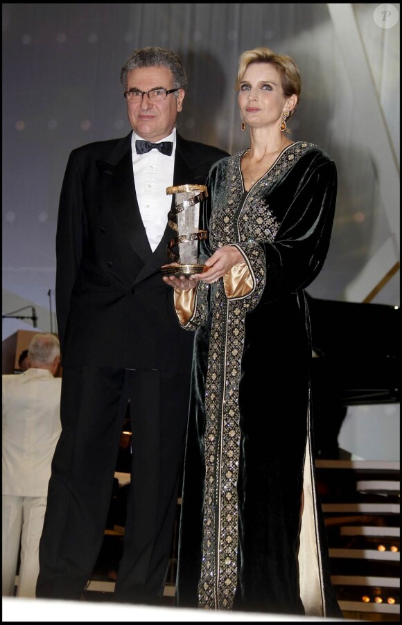 La 10e édition du Festival International du Film de Marrakech (FIFM) s'est ouverte avec magnificence vendredi 3 décembre 2010. Mélita Toscan du Plantier a apprécié l'hommage rendu à feu son mari, et reçu un prix des mains de Serge Toubiana.