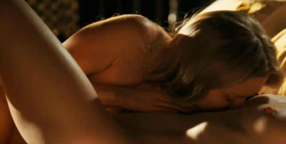 Des images de la torride scène lesbienne entre Julianne Moore et Amanda Seyfried, extraite de Chloe, sorti en salles en mars 2010.