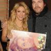 Shakira reçoit un disque de platine pour son album Sale el Sol. Paris-Bercy, le 6/12/2010