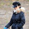 Catherine Zeta-Jones promène son chien dans Central Park à New York le 7 décembre 2010