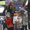 Angelina Jolie et ses enfants, le 7 décembre à New York.