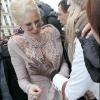 Lady GaGa, enfin arrivée à Paris, déjeune au restaurant Chez André. 20/12/2010