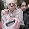 Lady GaGa, enfin arrivée à Paris, déjeune au restaurant Chez André. 20/12/2010
