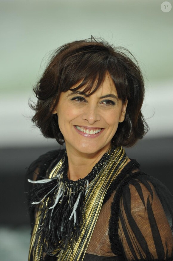 Inès de la Fressange est remontée sur le podium lors du défile Chanel. Elle sera à nouveau ambassadrice de la maison française en 2011.