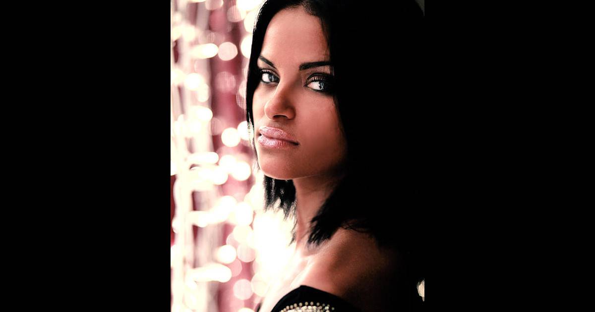 Samira, sur le tournage de Qui veut épouser mon fils ? saison 1, sur TF1. Purepeople Samira, sur le tournage de Qui veut épouser mon fils ? saison 1, sur TF1. Purepeople