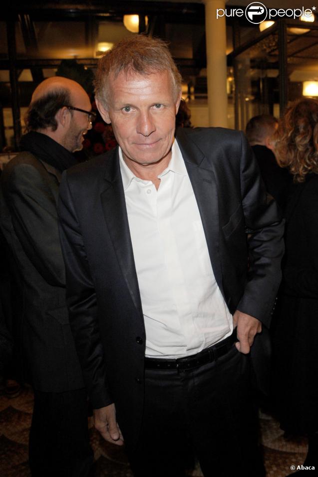 Patrick Poivre d'Arvor : L'éditeur prend sa défense, la presse se déchaîne ! - Purepeople