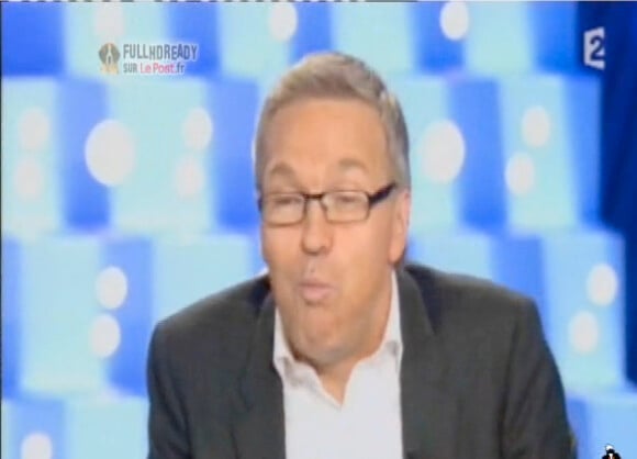 Laurent Ruquier anime l'émission On n'est pas couché (France 2).