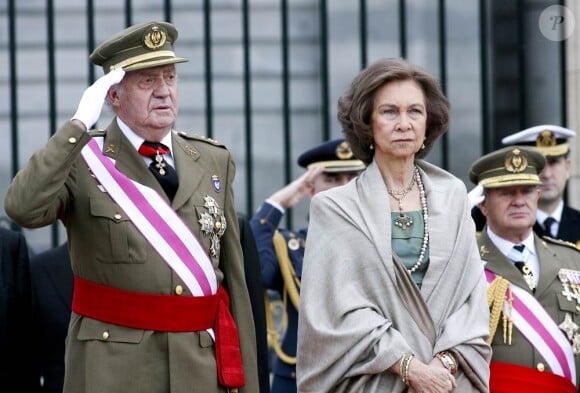 Le roi Juan Carlos Ier d'Espagne n'échapperait pas à la tradition de luxure de la maison Bourbon ? Une enquête de José Zavala avance qu'il aurait deux enfants illégitimes...