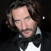 Frédéric Beigbeder s'est fait plaisir lors de la vente aux enchères Glam'art au Crazy Horse, à Paris, le 23 janvier 2011.