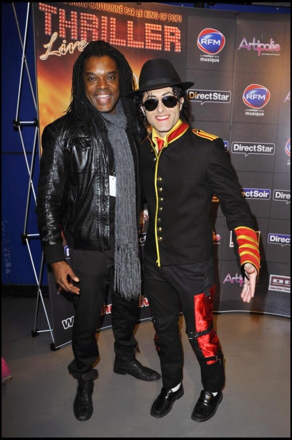 Anthony Kavanagh et le sosie de Michael Jackson à la générale du spectacle Thriller Live au Zénith de Paris le 26 janvier 2011
