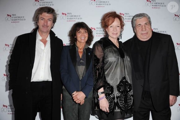 Philippe Caroit, Stéphanie Fugain, Eva Darlan et Jean-Pierre Castaldi lors du 90e Prix d'Amérique Marionnaud à Vincennes le 30 janvier 2011
