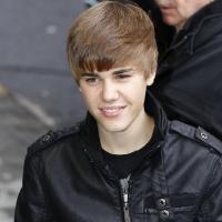 Justin Bieber : Parodié et critiqué, il garde la foi et aide une famille !
