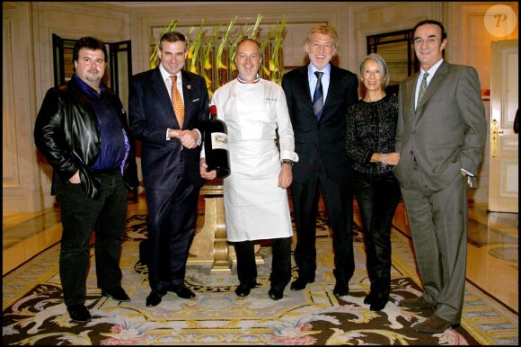 Le chef Philippe Legendre (au centre), Paris, novembre 2007