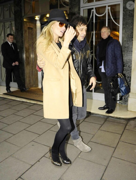 Kate Moss et Jamie Hince à Londres, le 2 février 2011.