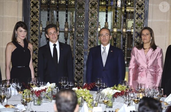 Carla Bruni et Nicolas Sarkozy, en visite officielle au Mexique, auprès du président Felipe Calderon et sa femme Margarita Zavala en mars 2009
