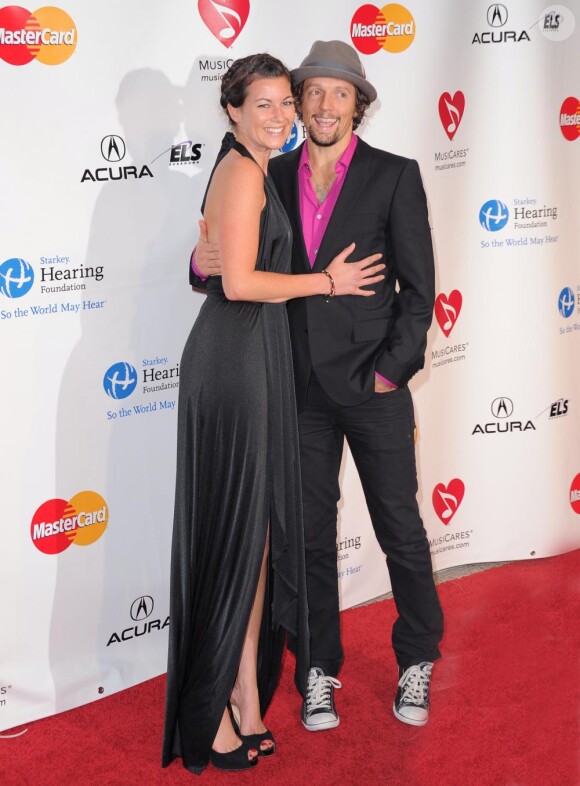 Soirée en l'honneur de Barbra Streisand qui reçoit le MusiCares Person  of the Year Award, à Los Angeles, le 11 février 2011 : Jason Mraz et Tristan Prettyman