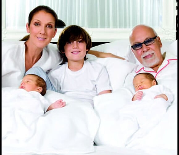 Céline Dion et sa petite famille, dans une carte de voeux pour l'année 2011