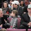 Michael Douglas et son adorable fille lors d'un match de Hockey à New York le 13 février dernier. L'acteur américain est en forme !