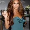 Beyoncé Knowles les cheveux extra-longs couleur marron glacé 