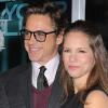 Robert Downey Jr. et sa femme, la productrice Susan Downey, à l'occasion de l'avant-première hollywoodienne de Sans Identité, qui s'est tenue dans l'enceinte du Regency Village Theatre de Westwood, à Los Angeles, le 16 février 2011.