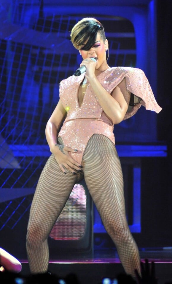 Rihanna : toujours sexy quand elle est sur scène ! 