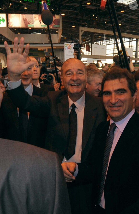 Jacques Chirac accompagné de François Pinault, Jean-Louis Borloo, Bruno Le Maire et Christian Jacob au salon de l'Agriculture, à Paris, le 22 février 2011.