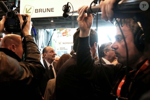 Jacques Chirac quitte le salon de l'Agriculture, à Paris, le 22 frévier 2011