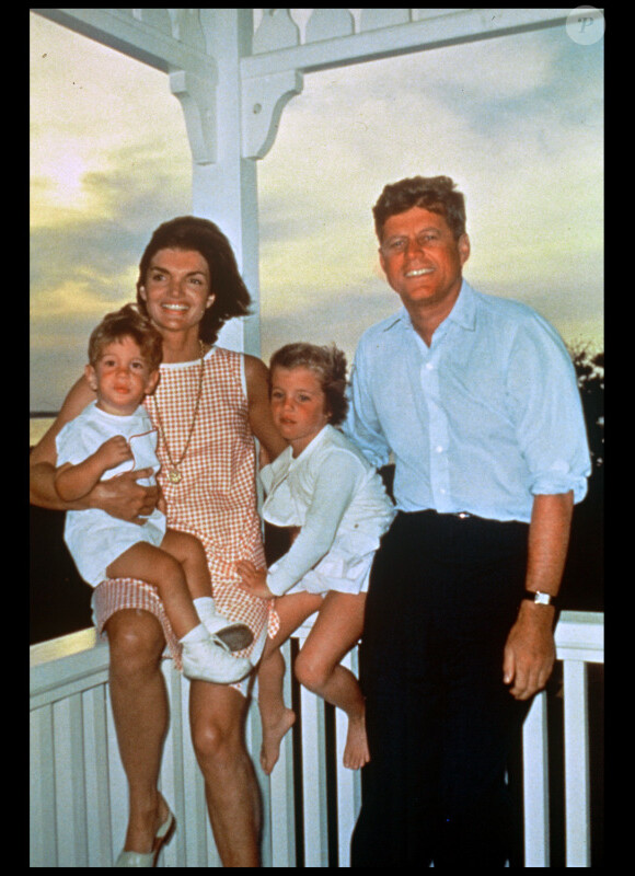 JFK et sa femme Jackie dans les années 60 avec Caroline et JFK Junior