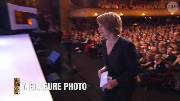 Caroline Champetier reçoit le César de la Meilleure photo pour Des Hommes et des Dieux, lors de la 36e nuit des César, vendredi 25 février 2011.