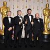 Steven Spielberg avec les gagnants de l'OScar du meilleur film (Le Discours d'un roi), Emile Sherman, Iain Canning et Gareth Unwin lors de la cérémonie des Oscars le 27 février 2011 à Los Angeles