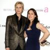Jane Lynch et sa femme Lara Embry à la 19ème édition de la Elton John AIDS Foundation organisé à Los Angeles, le 27 février 2011.