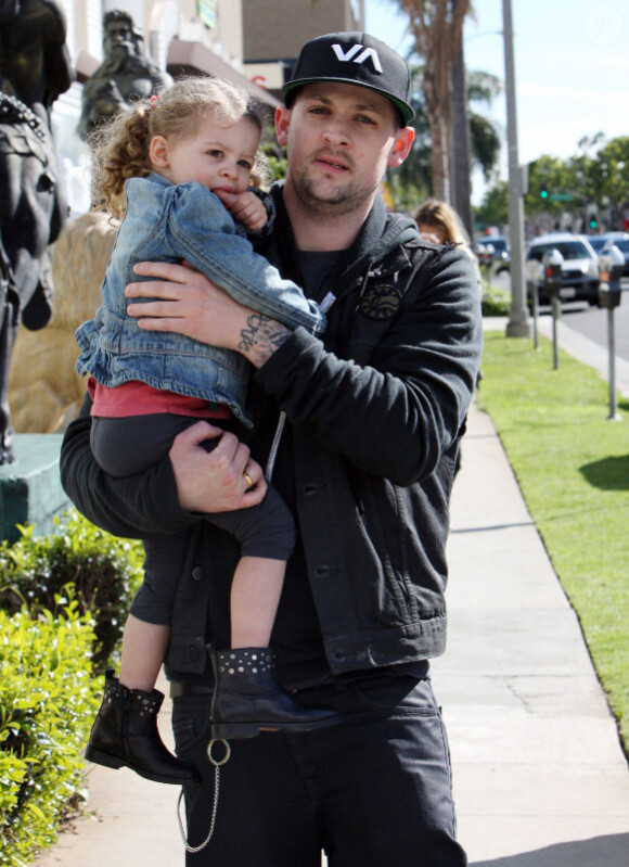 Joel Madden et sa fille Harlow  vont à une fête d'enfants de stars (26 février 2011 à L.A)