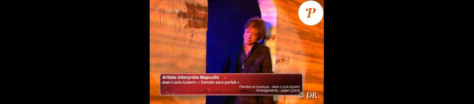 Jean-Louis Aubert interprète Demain sera parfait, lors de la seconde moitié des Victoires de la ...