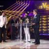 Eddy Mitchell et Matthieu Chedid, alias M, sont ex-aequo et reçoivent tous les deux la Victoire 2011 dans la catégorie Spectacle musical-tournée-concert, lors de la seconde moitié des Victoires de la Musique 2011, mardi 1er mars sur France 2.