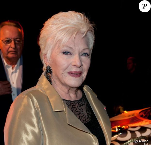 Line Renaud Son Fils Veut La Virer De Son Appartement Purepeople