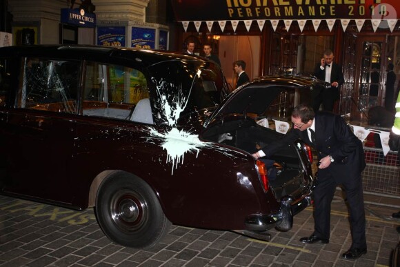 Pris à parti par des manifestants le 9 décembre 2010 sur le chemin du Royal Variety, le prince Charles et Lady Camilla avaient eu une belle frayeur. Leur agresseur supposé a été interpellé début mars 2011.