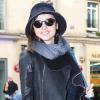 Miranda Kerr rentre à son hôtel après avoir défilé pour Balenciaga lors de la Fashion Week à Paris le 3 mars 2011