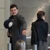 Orlando Bloom et Miranda Kerr arrivent à l'aéroport de Paris avec leur adorable bébé, le 2 mars 2011.