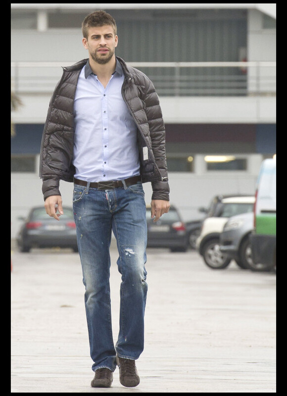 Gérard Pique, joueur de football et petit ami de Shakira se promène à Barcelone le 3 mars 2011