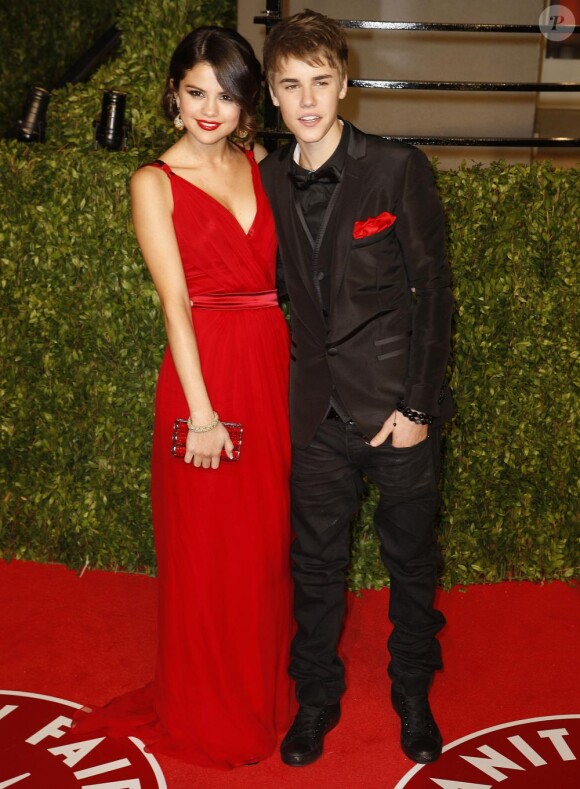 Selena Gomez et Justin Bieber, lors de la cérémonie des pré-Oscars à Los Angeles, dimanche 27 février 2011.