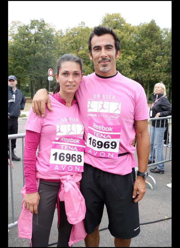 Adeline Blondieau et son fiancé Laurent courent contre le cancer du sein, en octobre 2009.