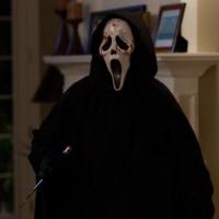 Scream 4 : Emma Roberts, Courteney Cox, et les nouvelles images... à hurler !