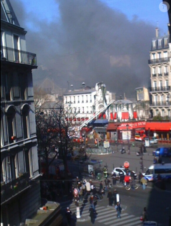L'Elysée Montmartre en flammes le 22 mars 2011